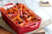 Rigatoni al forno piccanti con provola silana