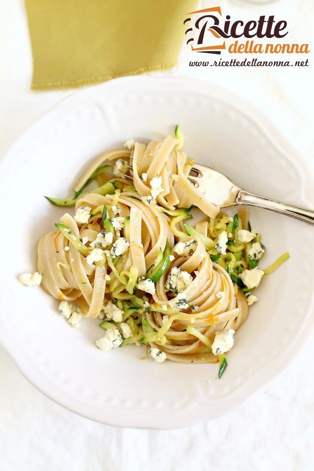 Pasta con gorgonzola e zucchine