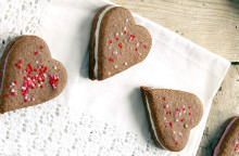 Biscotti ripieni al cioccolato di San Valentino