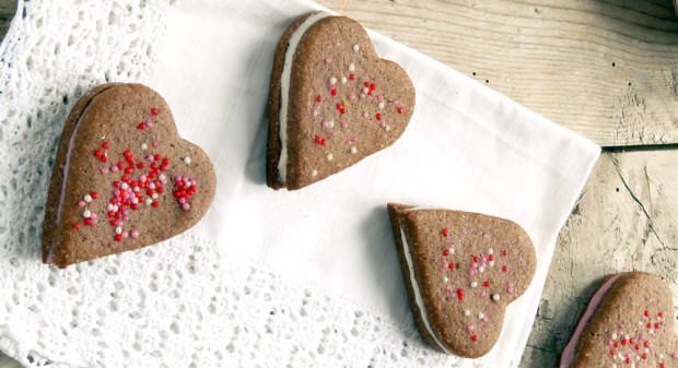 Biscotti di San Valentino ripieni ricetta e foto