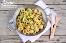 Orecchiette con nastri di zucchine