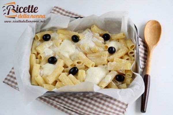 Pasta al forno in “bianco e nero”