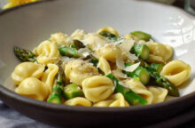 Orecchiette con asparagi