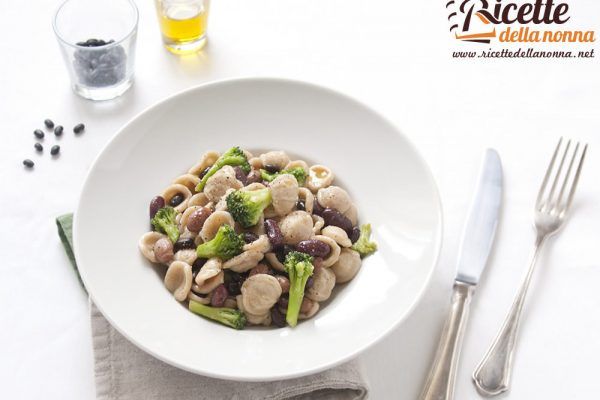 Orecchiette con broccoli e fagioli