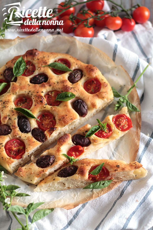 Focaccia pomodorini e ciliegini ricetta e foto