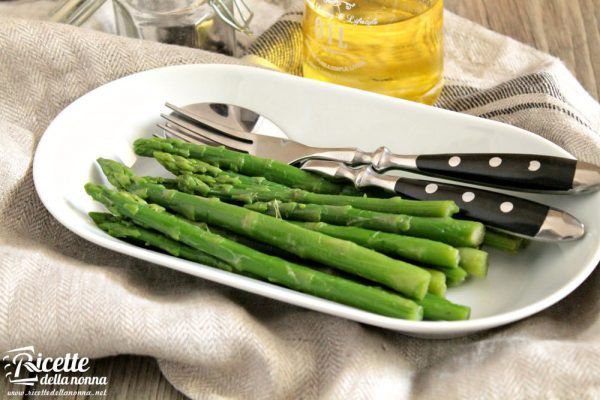 Asparagi al naturale