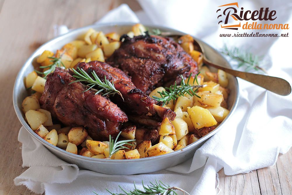 Coscio di maialino al forno con le patate | Ricette della ...
