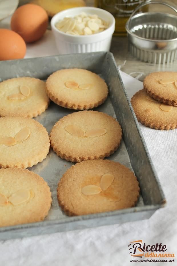 Foto biscotti olio e mandorle