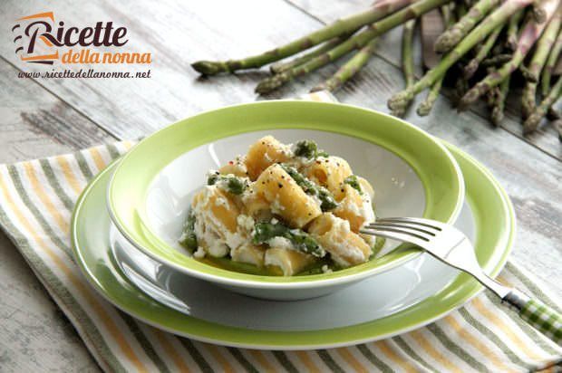 Pasta agli asparagi e ricotta