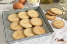 Biscotti di pasta frolla all’olio e mandorle