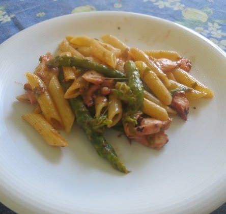 Penne con polpo e asparagi ricetta e foto