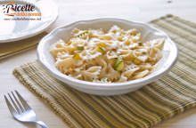 Pasta con verdure alla noce moscata