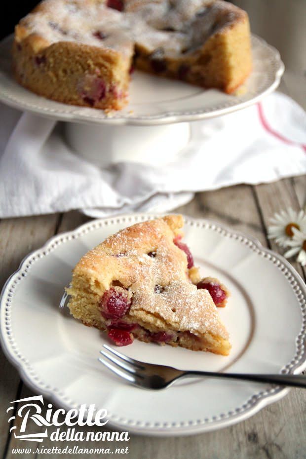 Torta morbida con le ciliegie