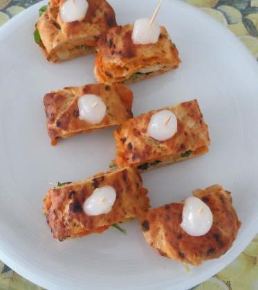 Focaccia tiepida ai pomodori secchi e fesa di tacchino ricetta e foto