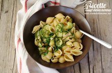 Conchiglie con zucchine e rucola