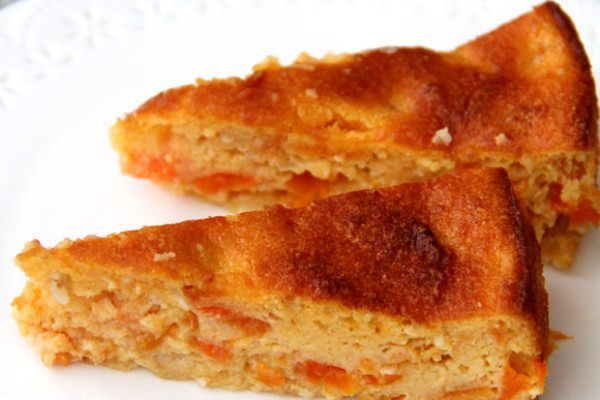 Torta di albicocche e pinoli