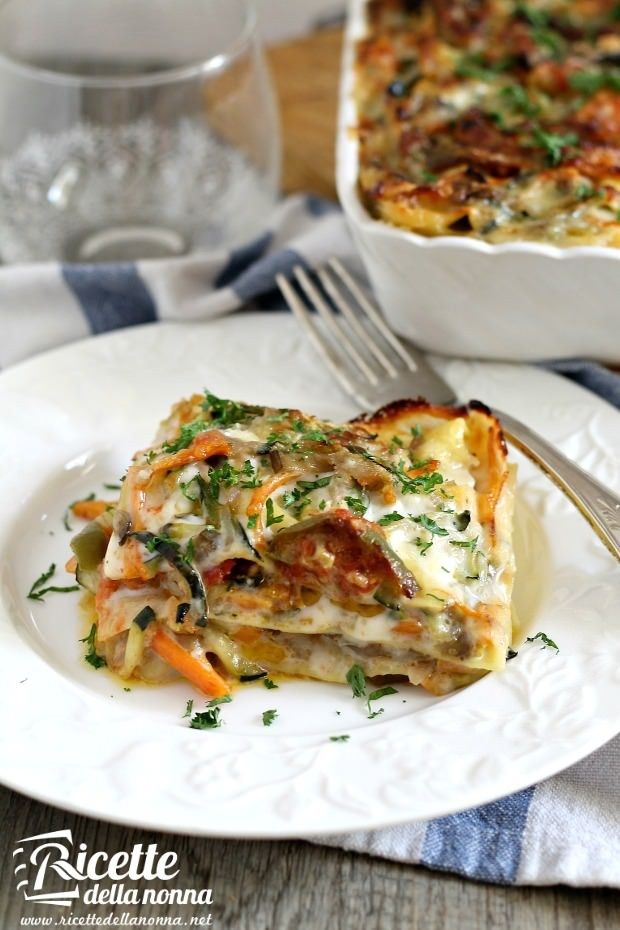 Lasagna vegetariana con carote, zucchine e melanzane