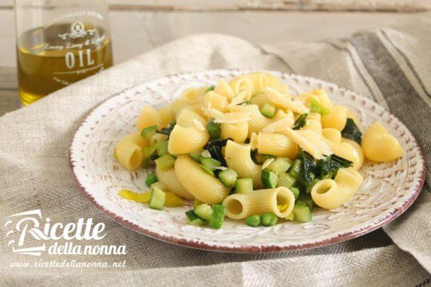 Insalata di pasta in verde