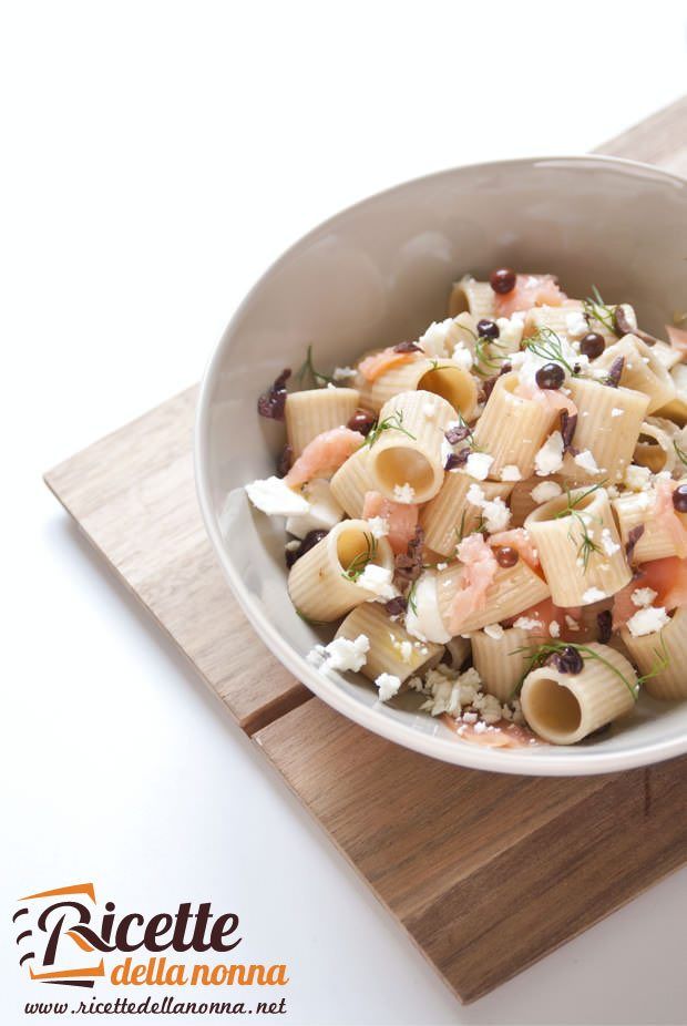 Pasta fredda al salmone ricetta e foto