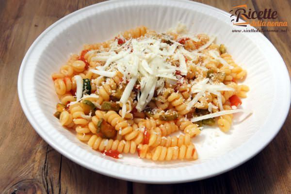 Pasta zucchine e ricotta salata