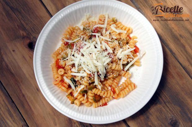 Pasta zucchine e ricotta salata ricetta e foto