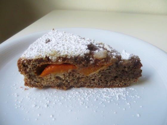 Torta di albicocche e noci ricetta e foto