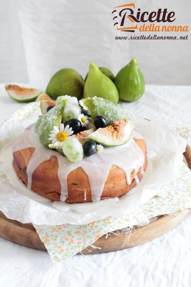 torta con fichi secchi e uva