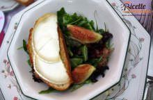 Insalata con vinaigrette al miele e crostino con formaggio di capra