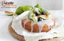 Torta con fichi secchi e uva