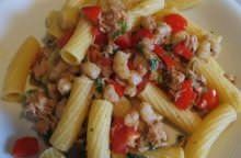 Rigatoni con tonno e gamberetti