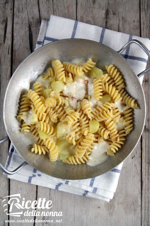 Foto pasta al forno con le patate