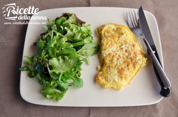 Omelette fiori di zucca e pecorino