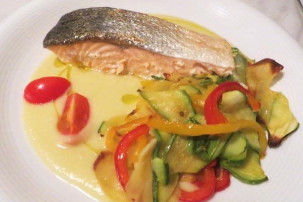 Salmone alle verdure