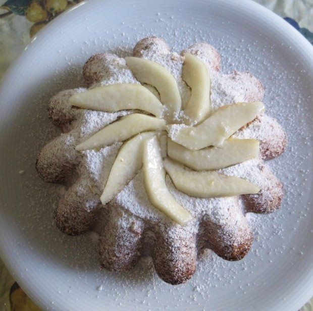 Tortina mandorle e pere ricetta e foto