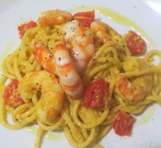 Spaghetti alla chitarra, fiori di zucca, gamberi ricetta e foto