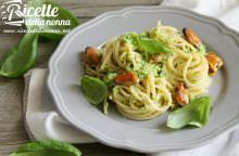 Spaghetti di grano saraceno con cozze e broccoli