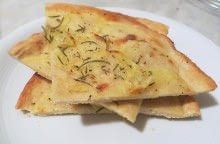 Schiacciata patate e rosmarino