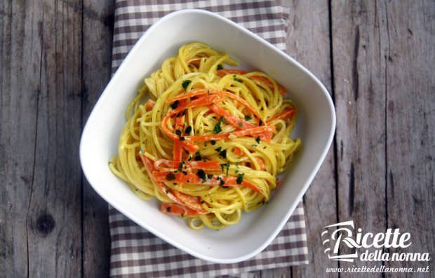 Spaghetti carote e zafferano ricetta e foto