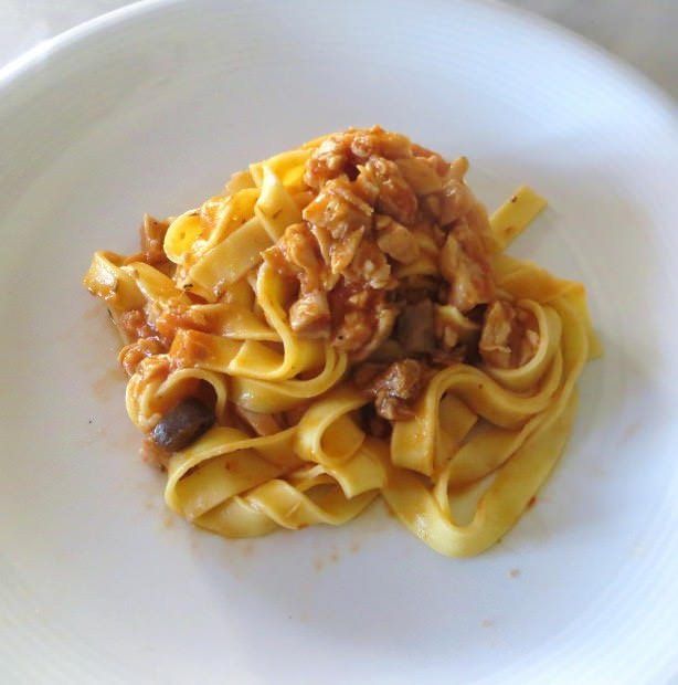 Tagliatelle al ragù di coniglio ricetta e foto