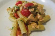 Rigatoni al salmone e prosecco