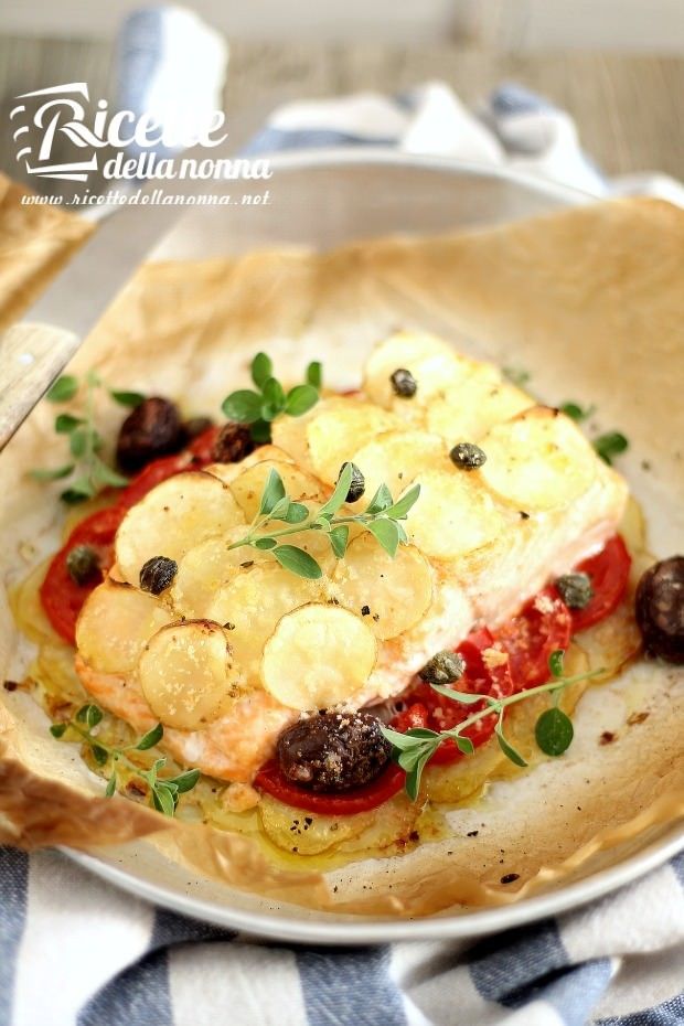 Salmone al forno light con patate ricetta e foto