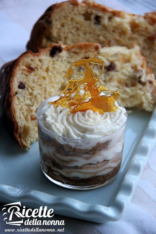 Coppette di panettone con panna ricetta e foto