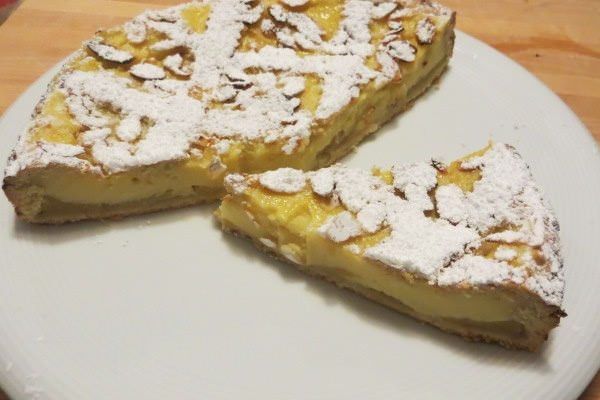 Crostata di crema e mele