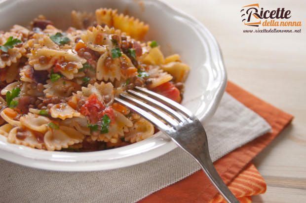 Farfalle con ragu di lenticchie ricetta e foto