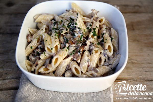 Pasta al radicchio di Treviso e salsiccia