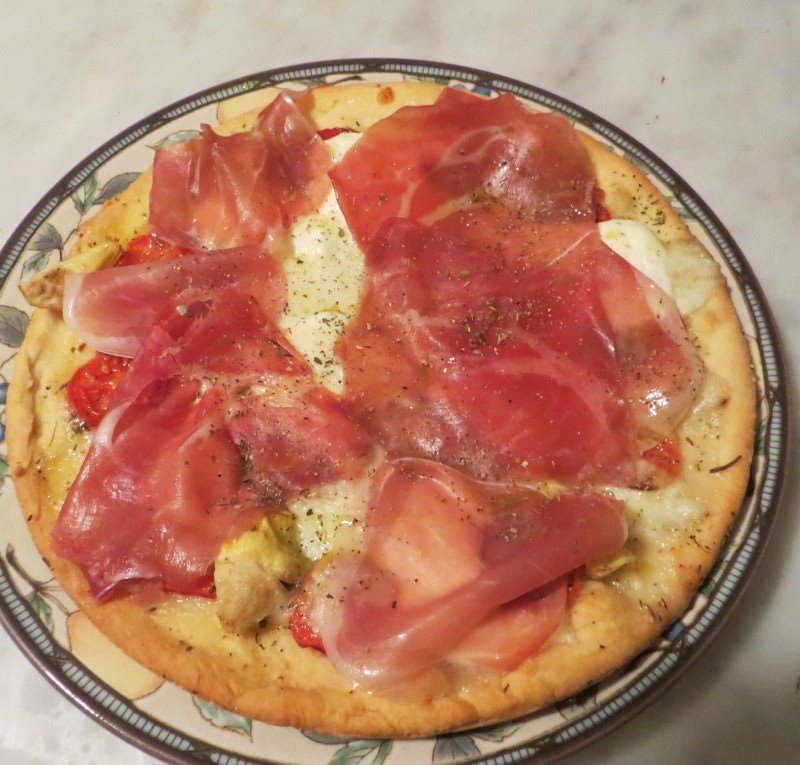 Pizza con stracchino e prosciutto di Pratomagno Ricette della Nonna