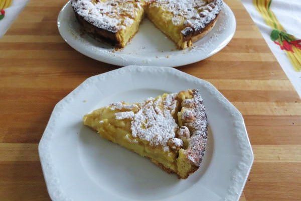 Torta di mele alla frutta secca