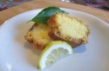 Ciambella senza glutine con albicocche, limone e cannella