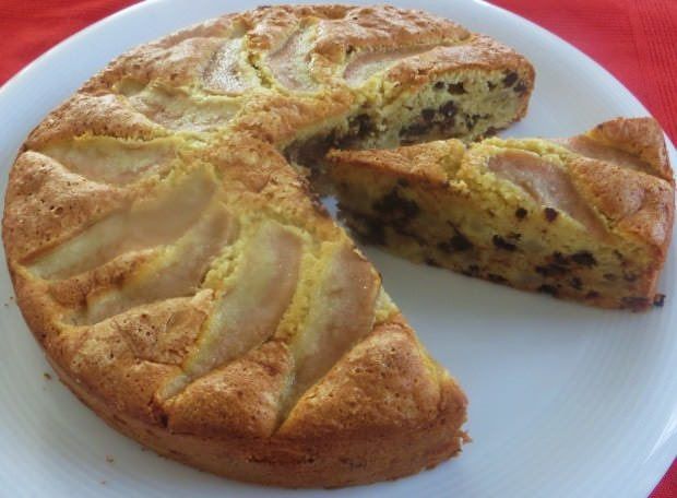 torta di pere e gocce di cioccolata