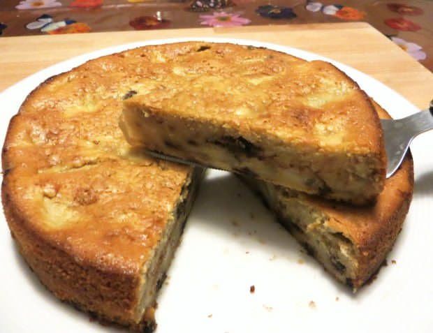 Torta di pere, noci e cioccolato ricetta e foto